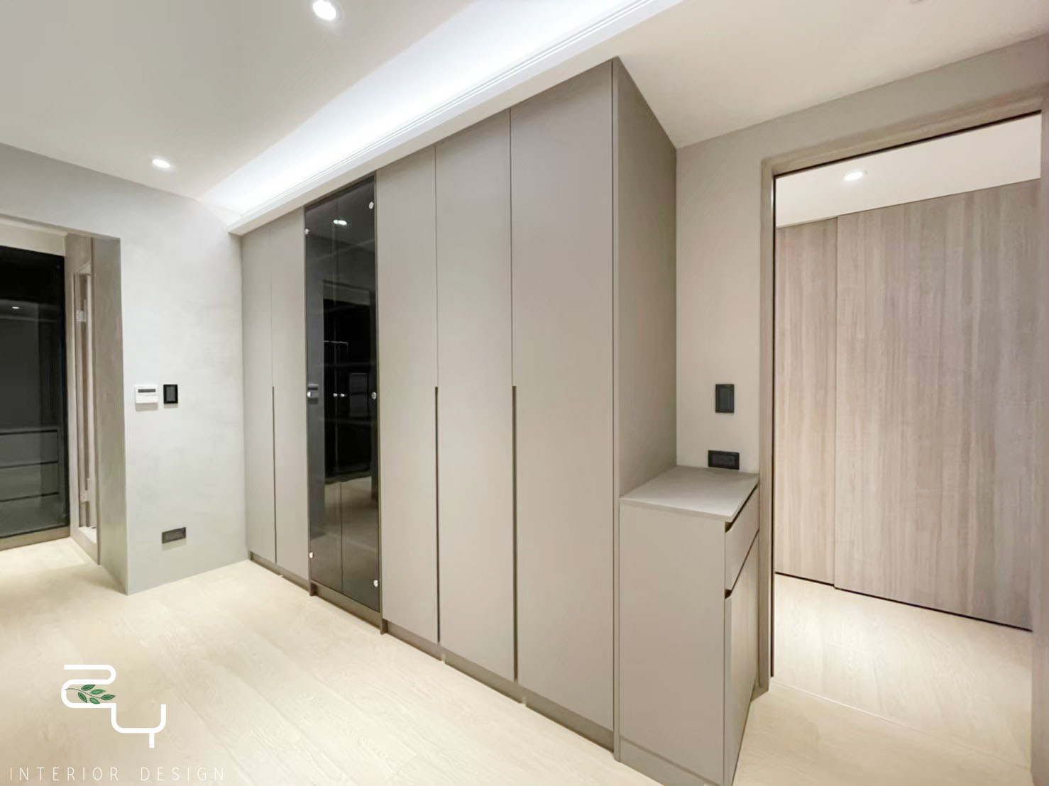 系統櫃 vs. 木作櫃 全方位解析：選對「櫃」，省下 20 萬裝修預算！